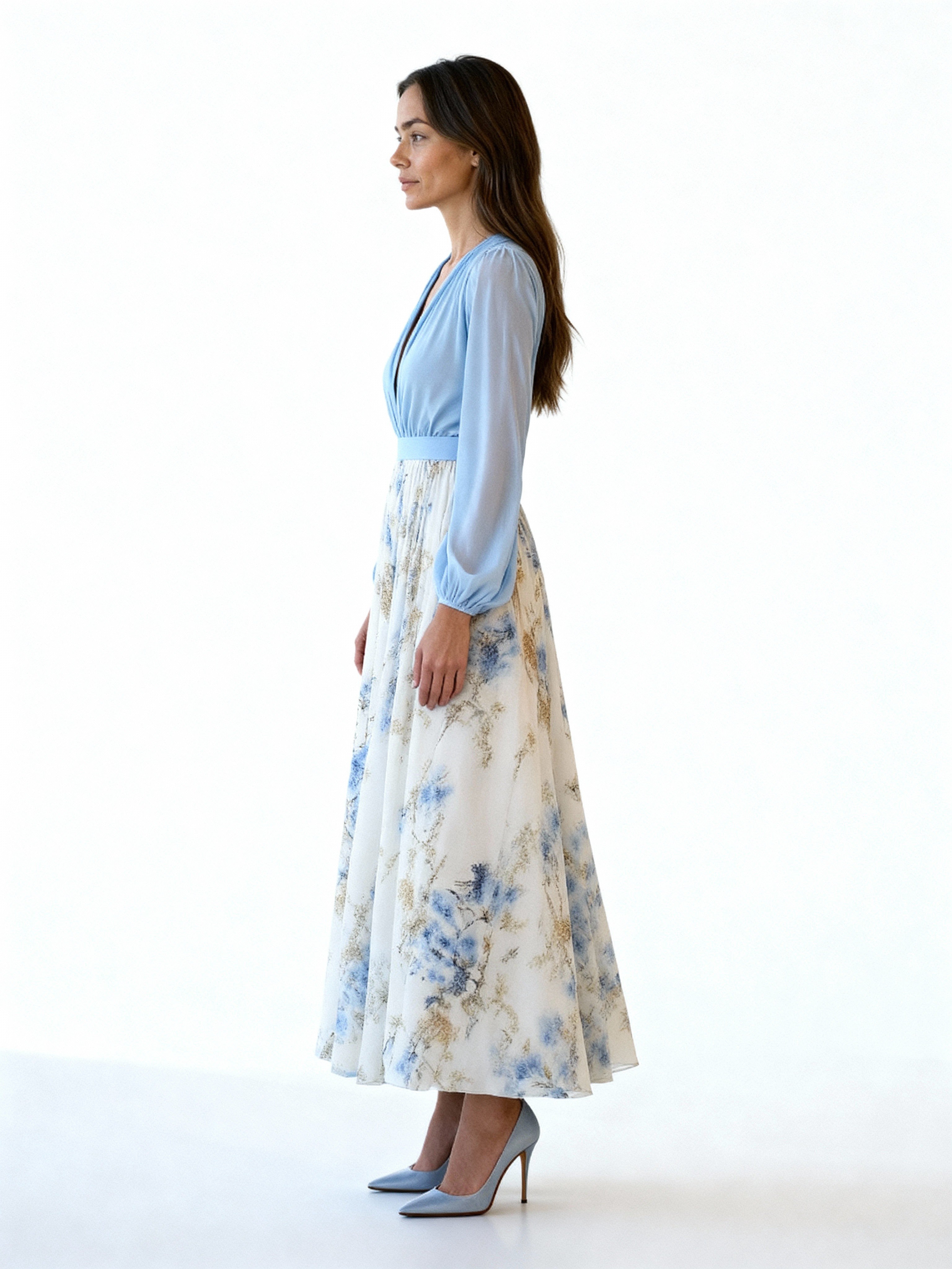 Elara | Vestido largo con cuerpo cruzado y falda floral vaporosa