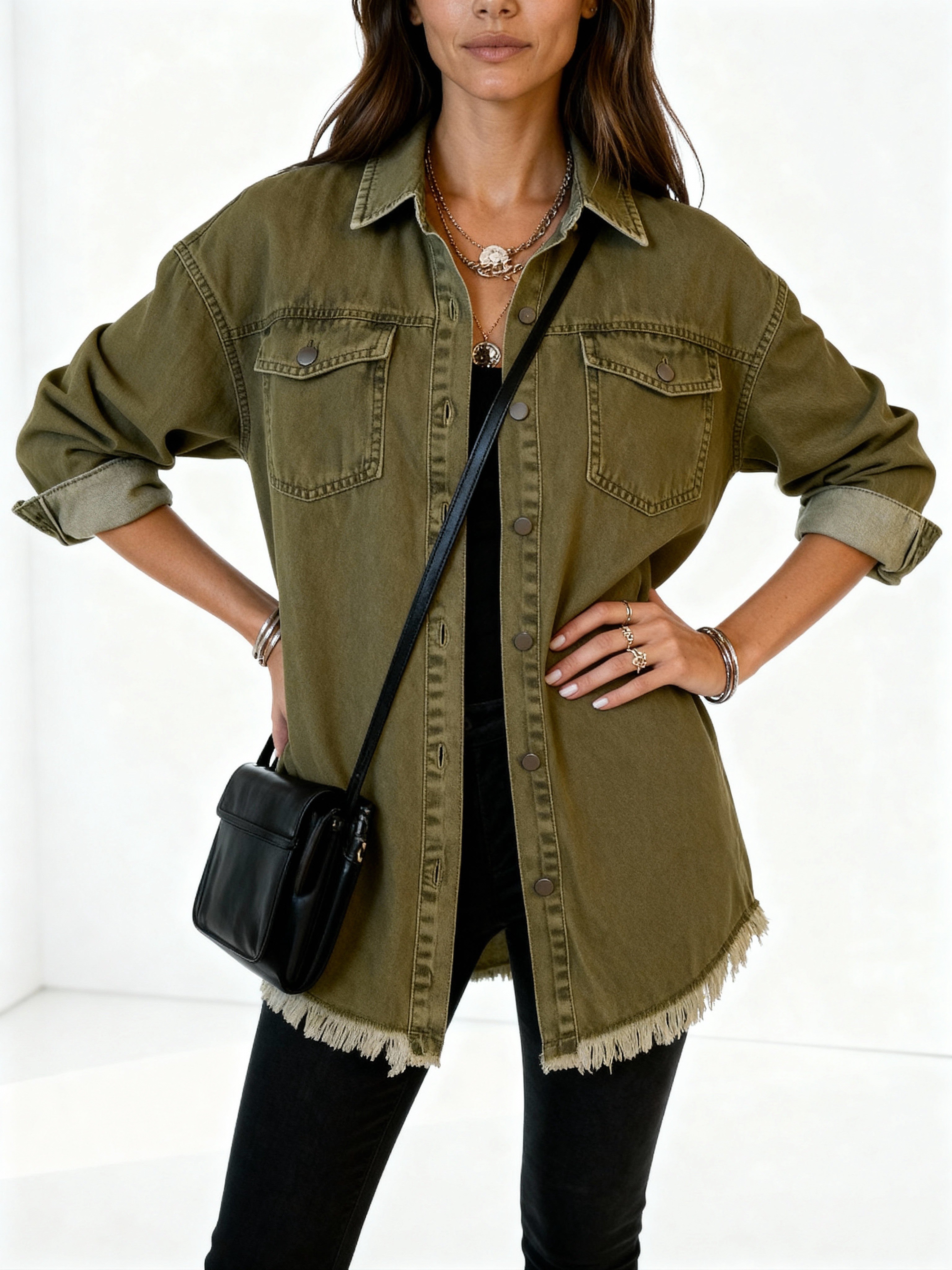 Reyna | Sobrecamisa denim con bajo desflecado y botones metálicos