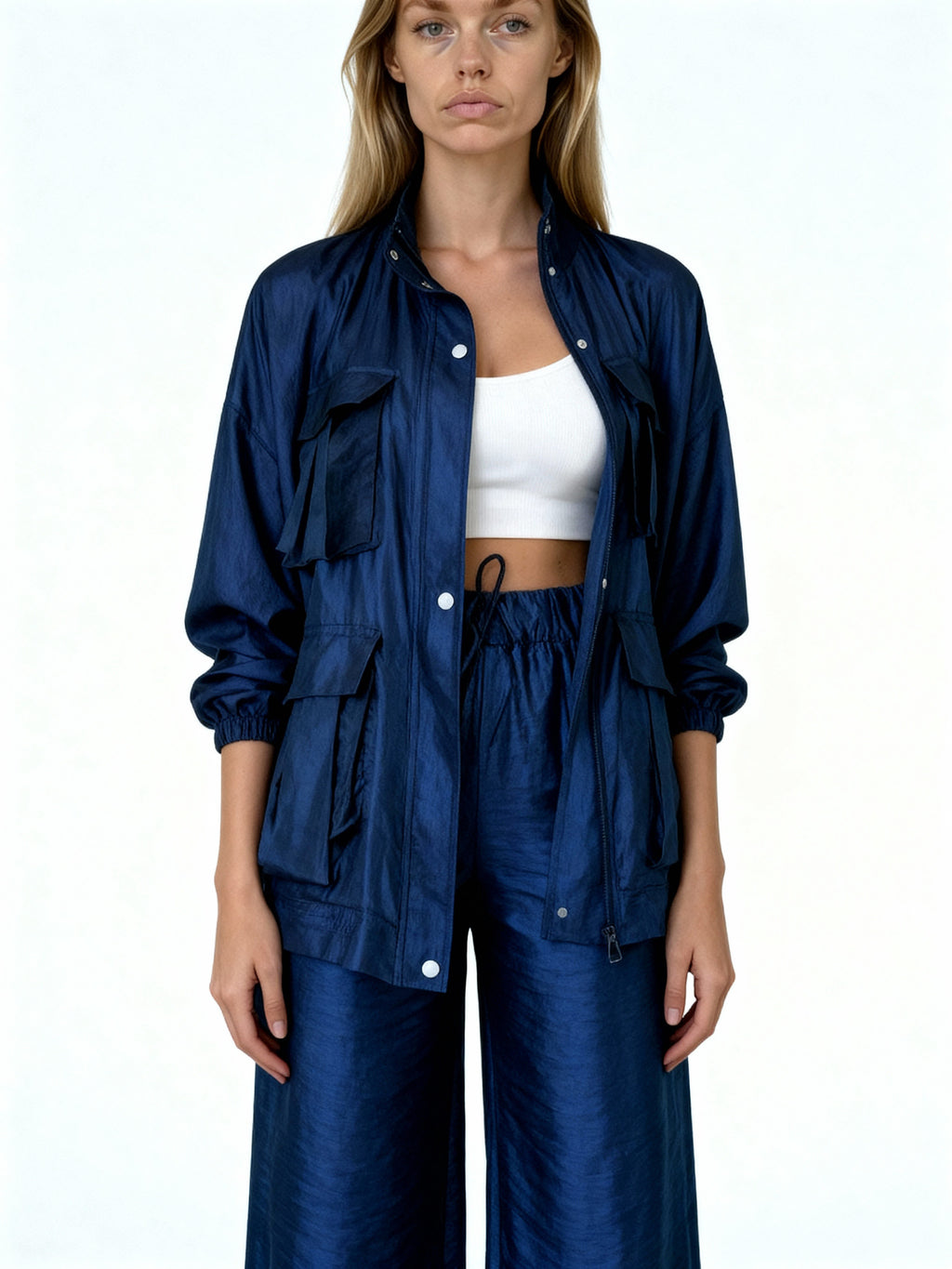 Ava | Conjunto satinado con chaqueta y pantalón fluido