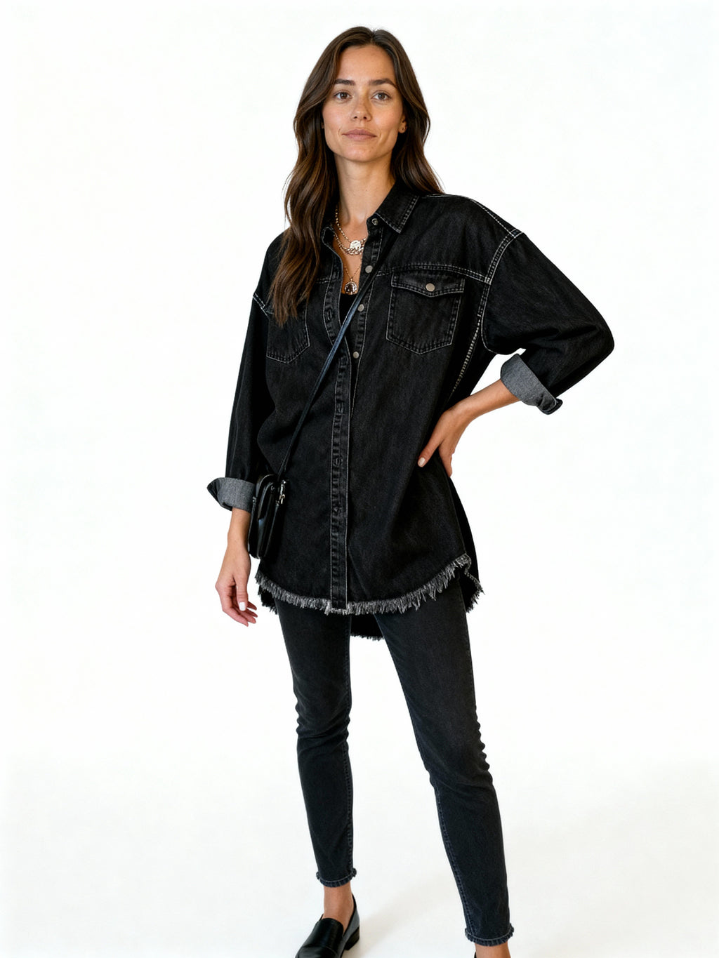 Reyna | Sobrecamisa denim con bajo desflecado y botones metálicos