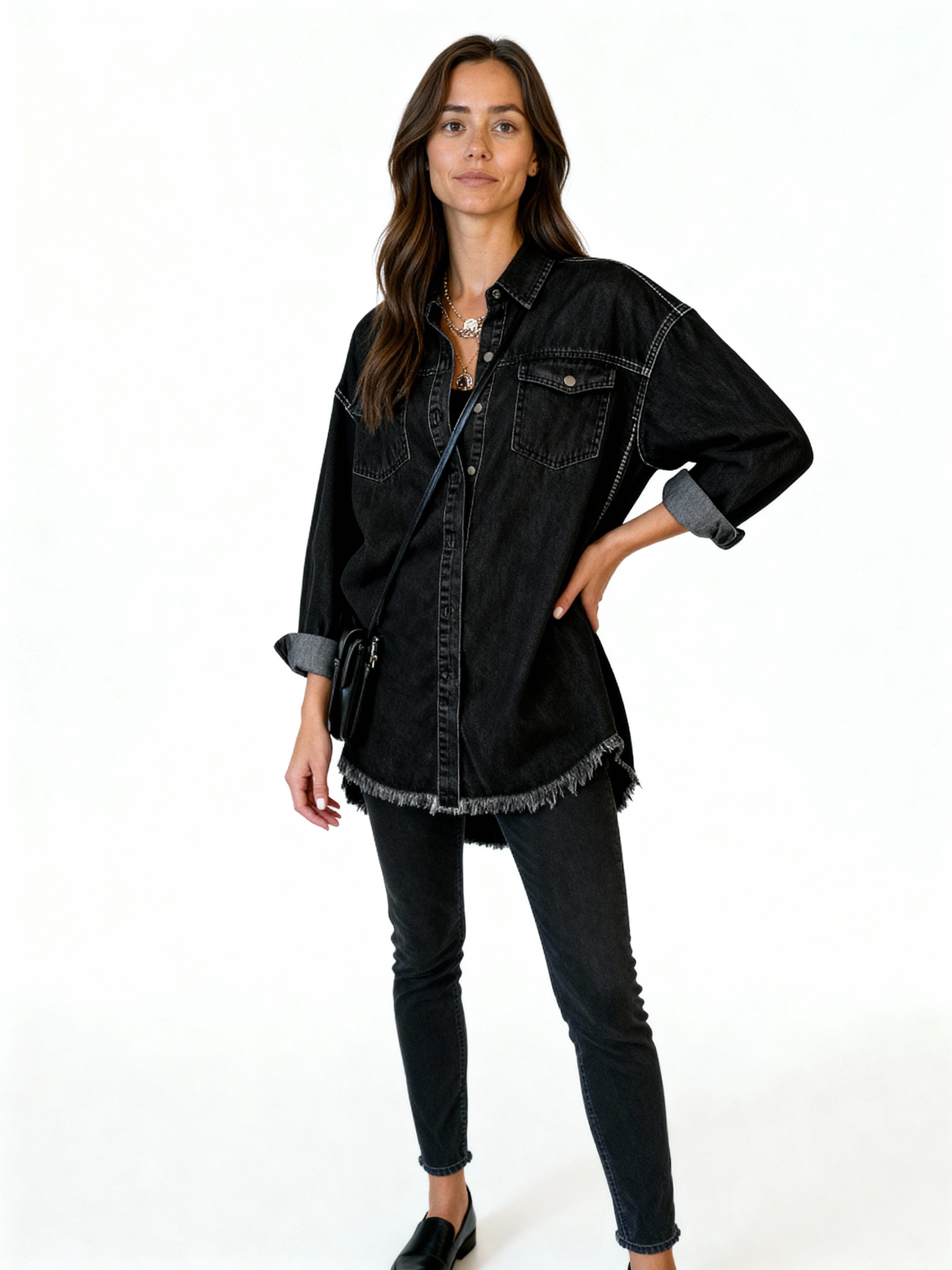 Reyna | Sobrecamisa denim con bajo desflecado y botones metálicos