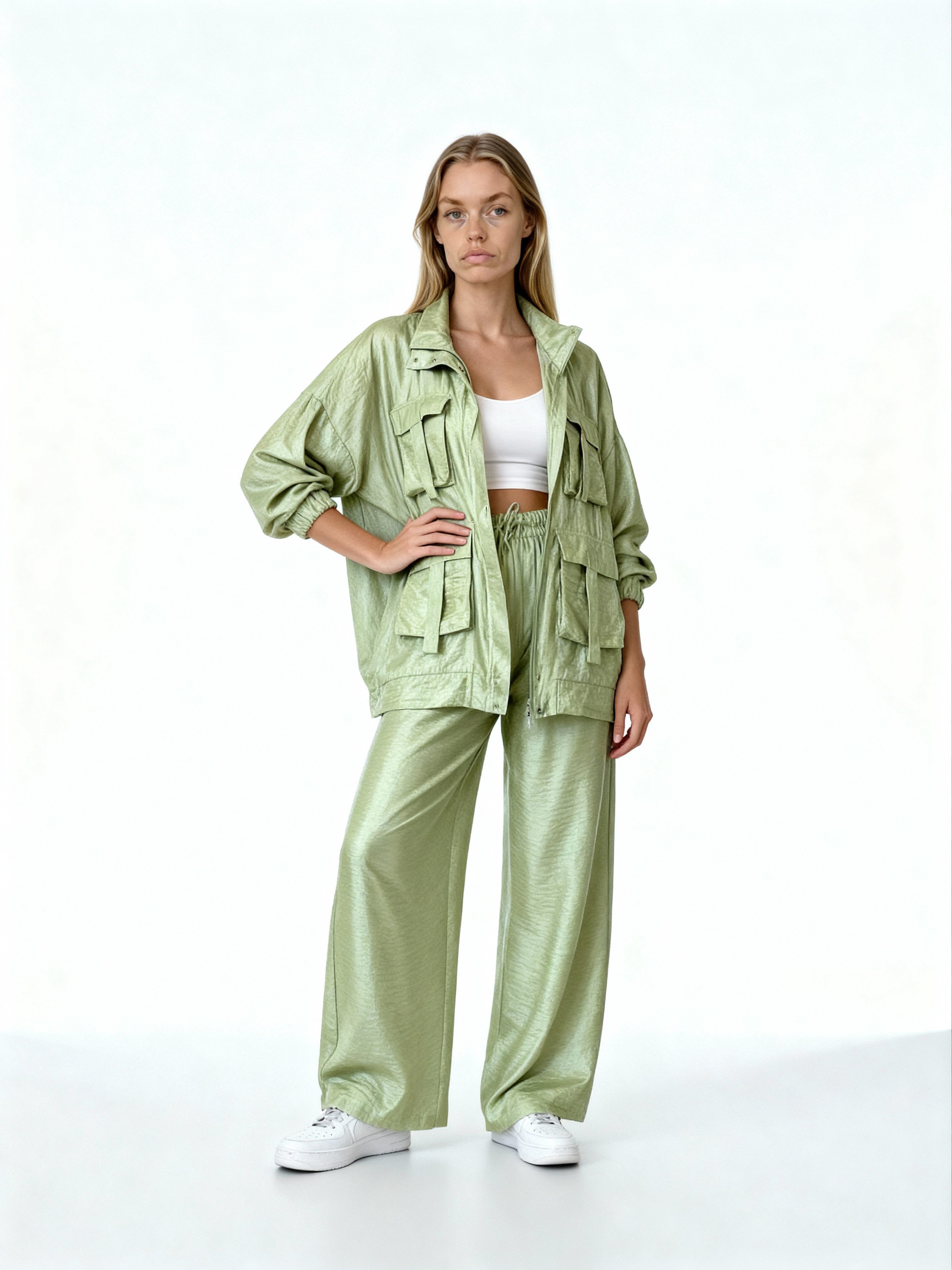 Ava | Conjunto satinado con chaqueta y pantalón fluido