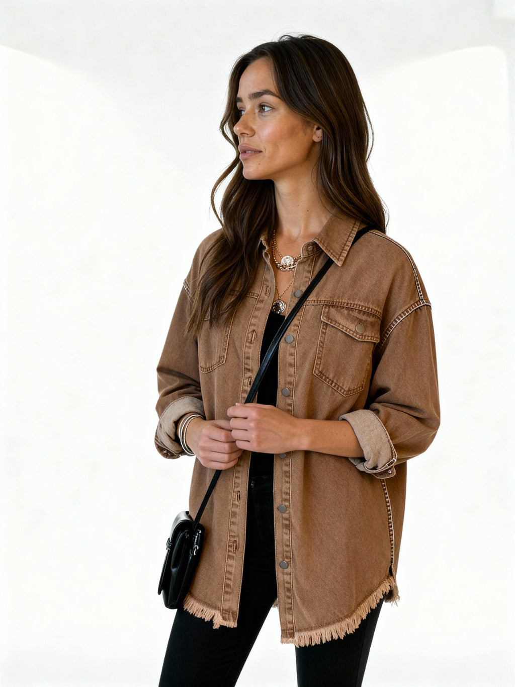 Reyna | Sobrecamisa denim con bajo desflecado y botones metálicos