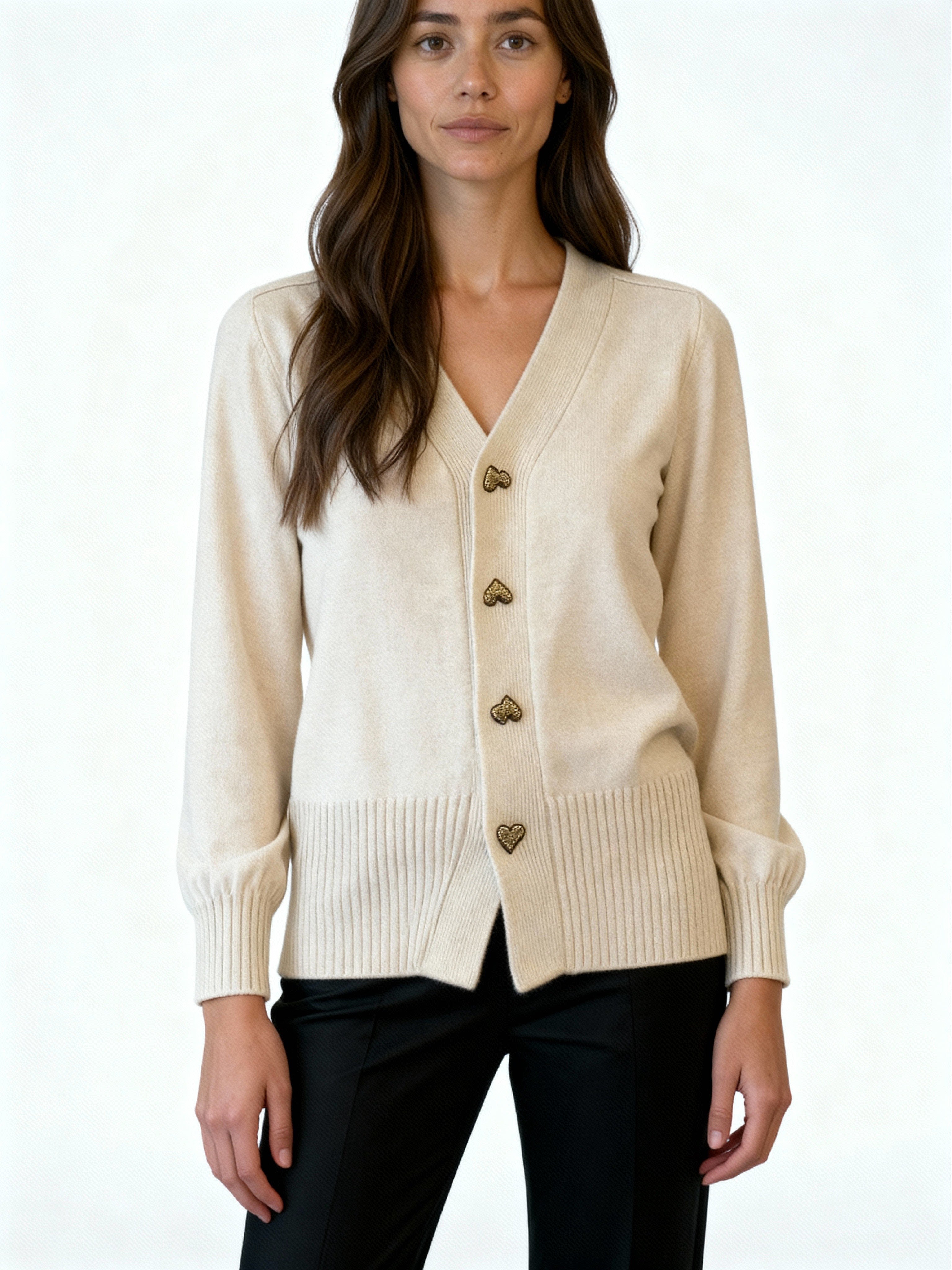 Alenya | Cárdigan de punto suave con botones dorados en forma de corazón