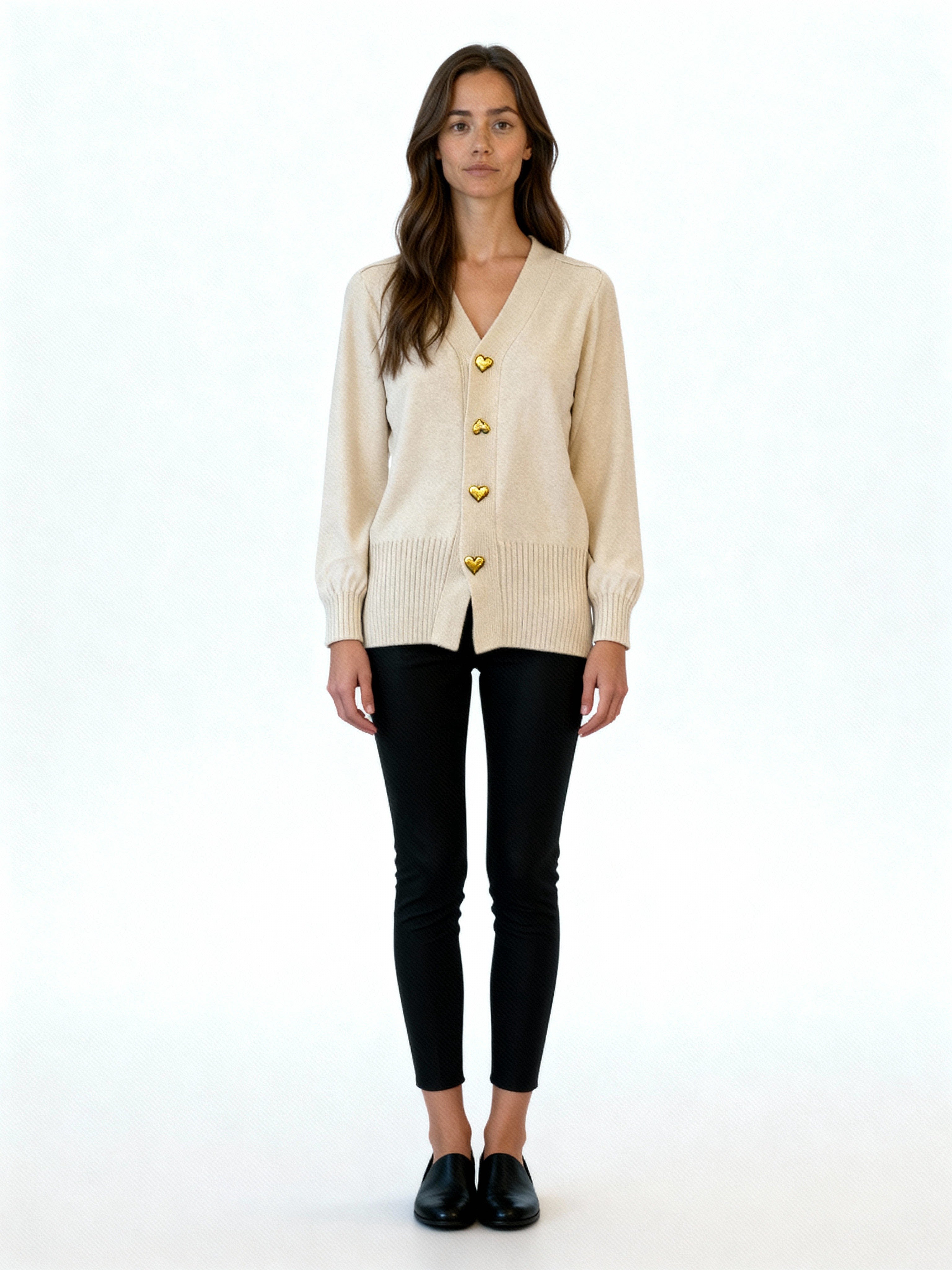 Alenya | Cárdigan de punto suave con botones dorados en forma de corazón