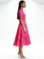 Elora | Vestido midi de encaje con cuello alto y mangas caladas