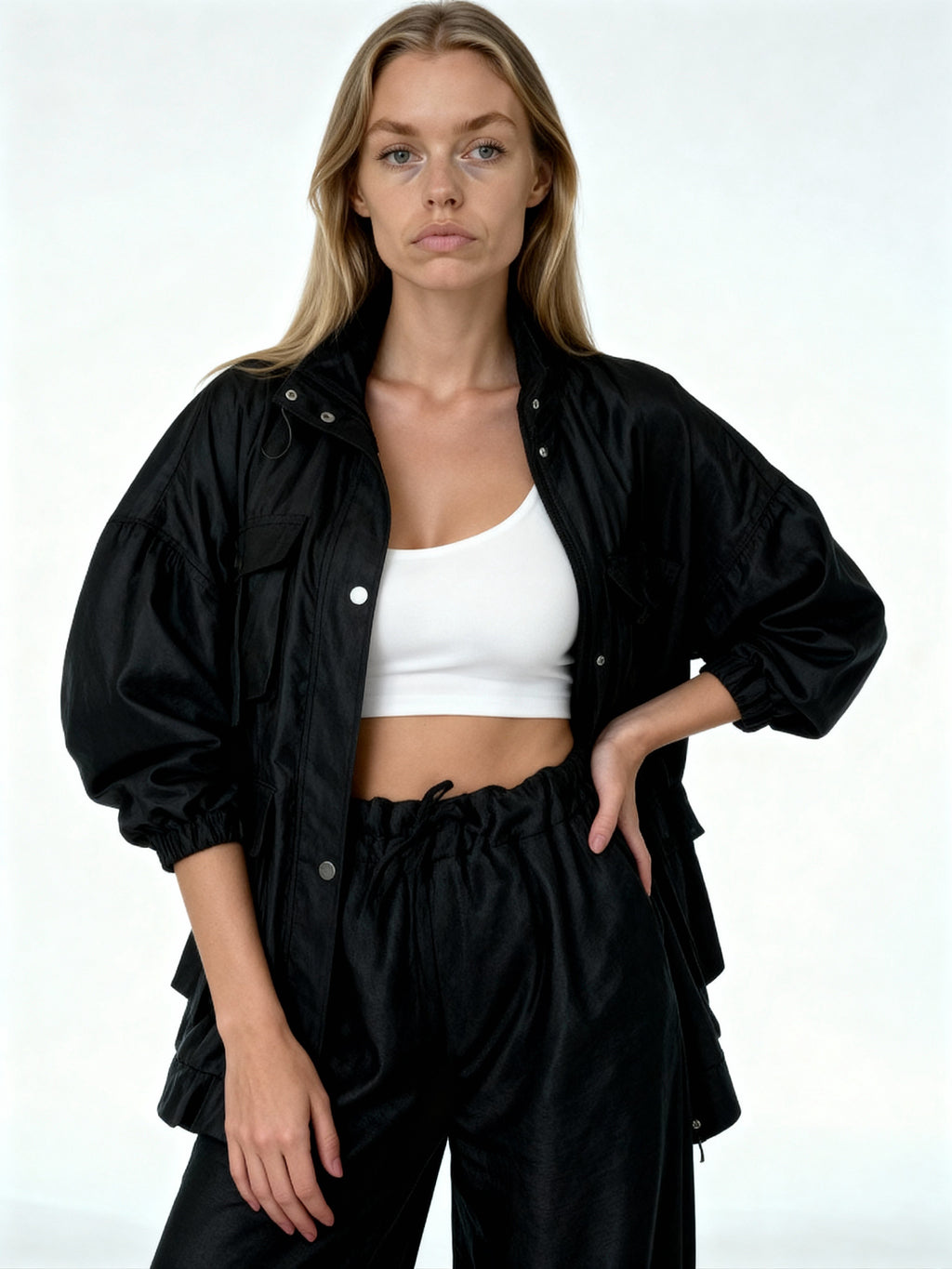 Ava | Conjunto satinado con chaqueta y pantalón fluido