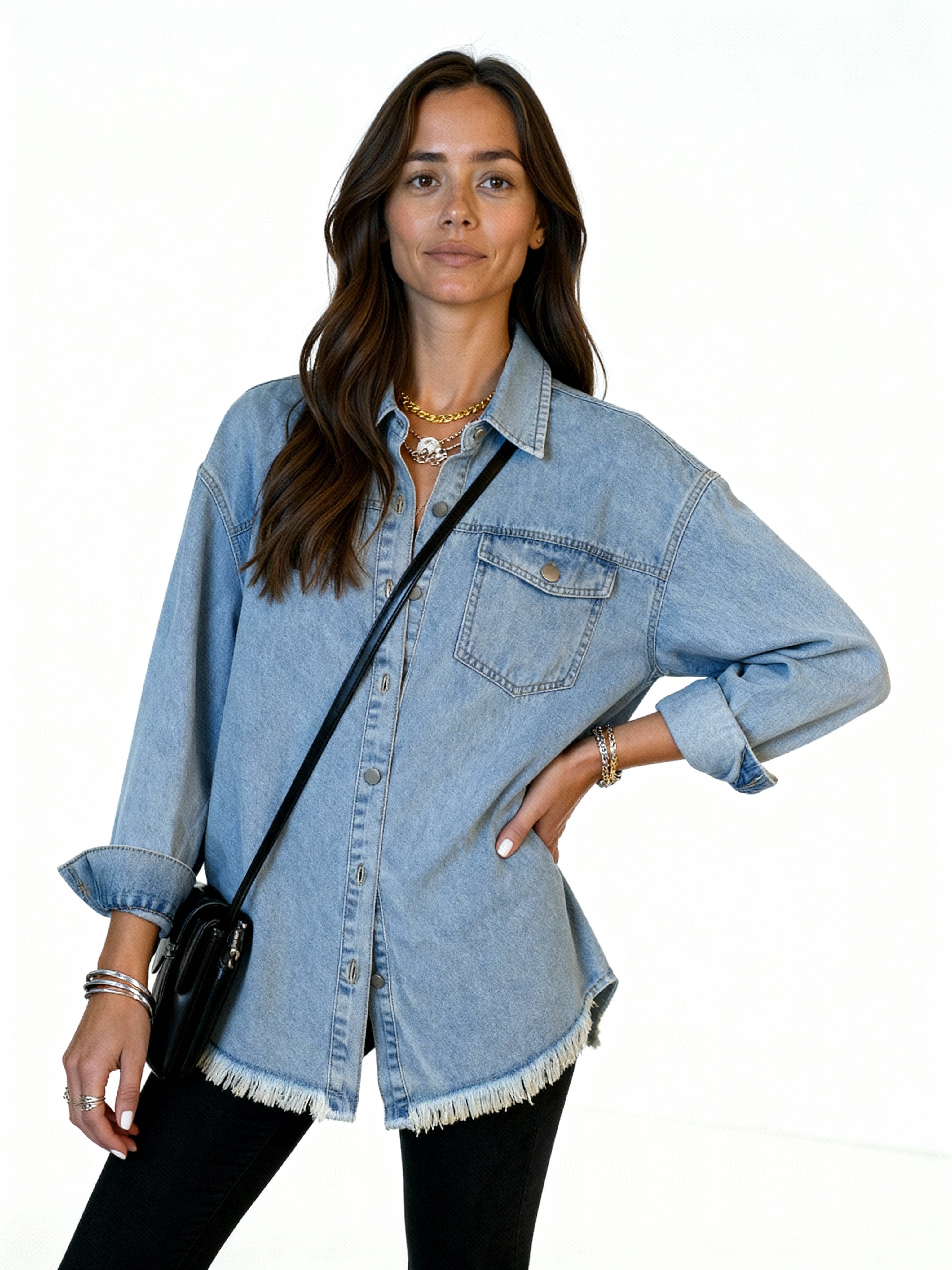 Reyna | Sobrecamisa denim con bajo desflecado y botones metálicos