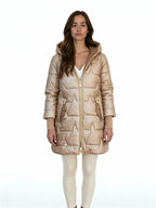 Maeva | Plumífero acolchado con capucha y acabado satinado