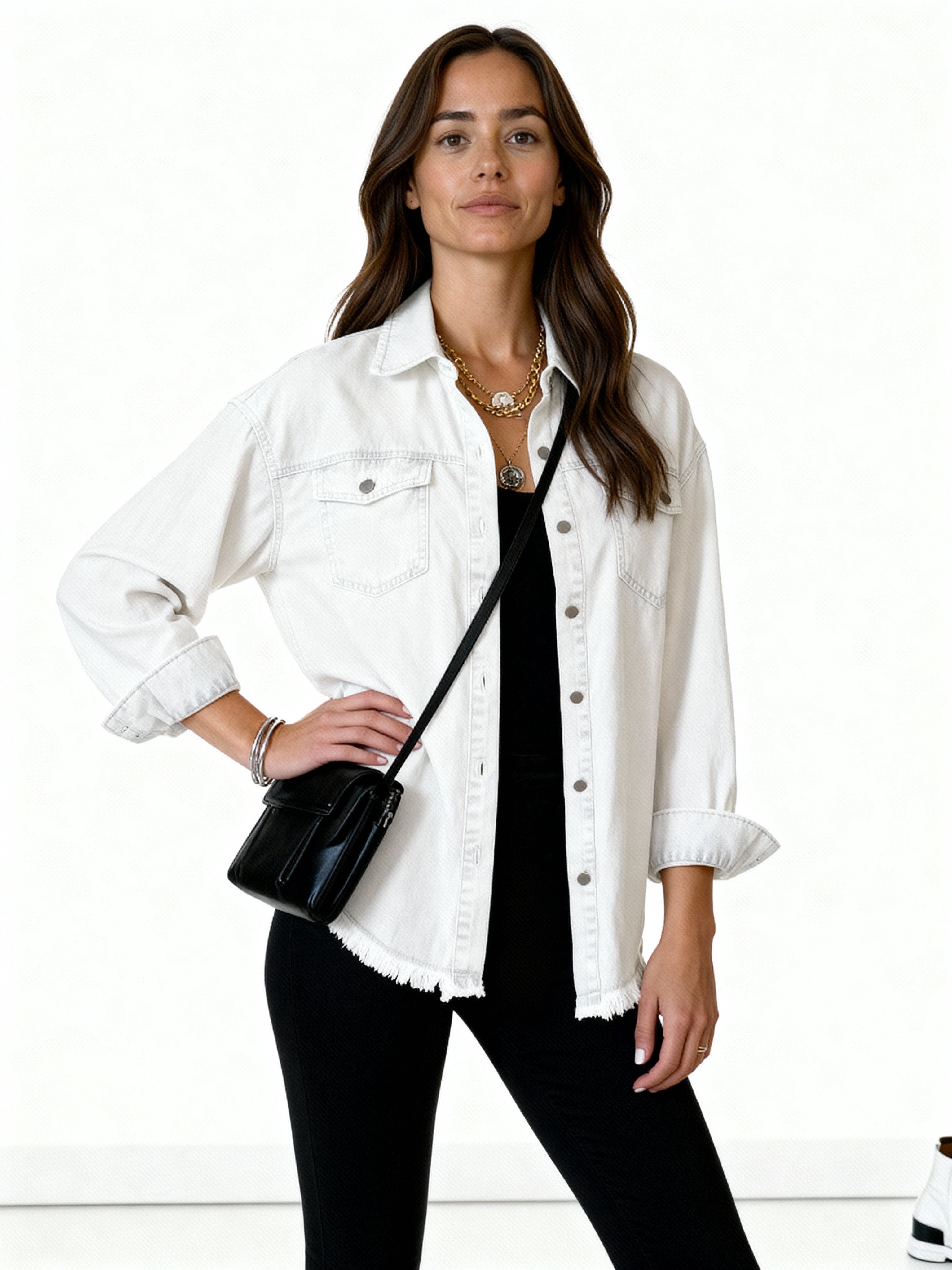 Reyna | Sobrecamisa denim con bajo desflecado y botones metálicos