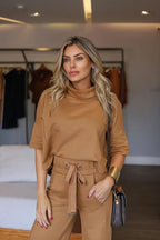 AURORA | CONJUNTO PREMIUM DE CUELLO ALTO Y PANTALÓN FLUIDO