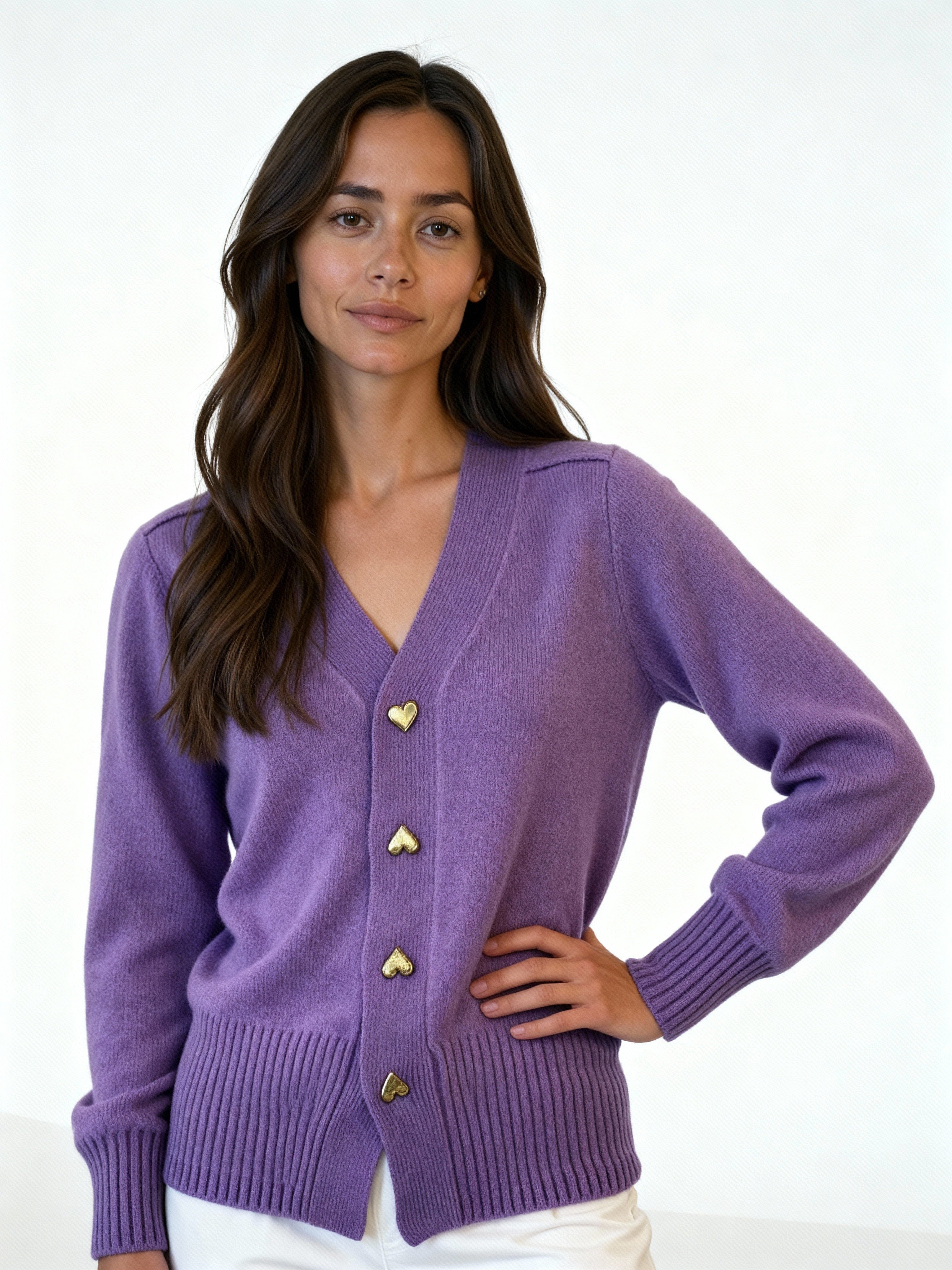 Alenya | Cárdigan de punto suave con botones dorados en forma de corazón