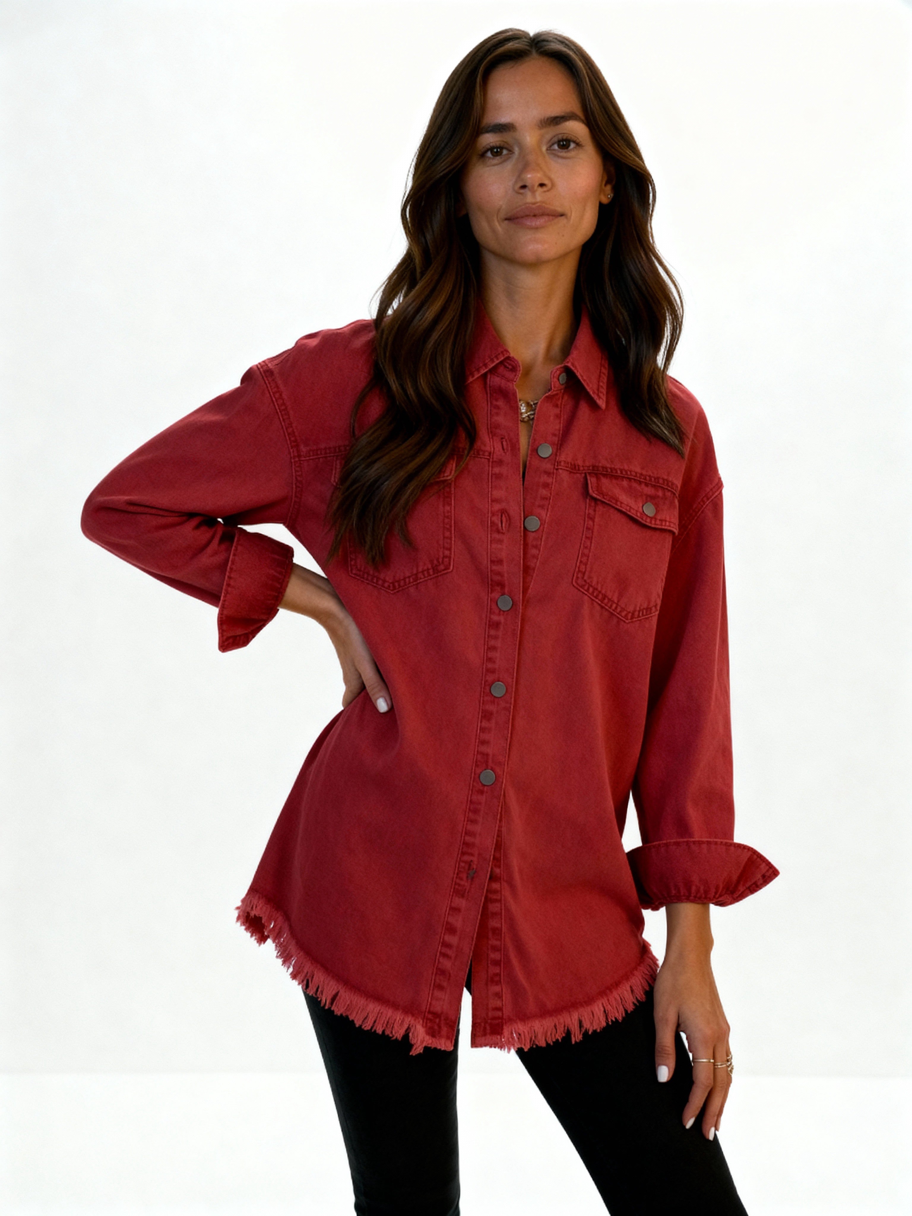 Reyna | Sobrecamisa denim con bajo desflecado y botones metálicos
