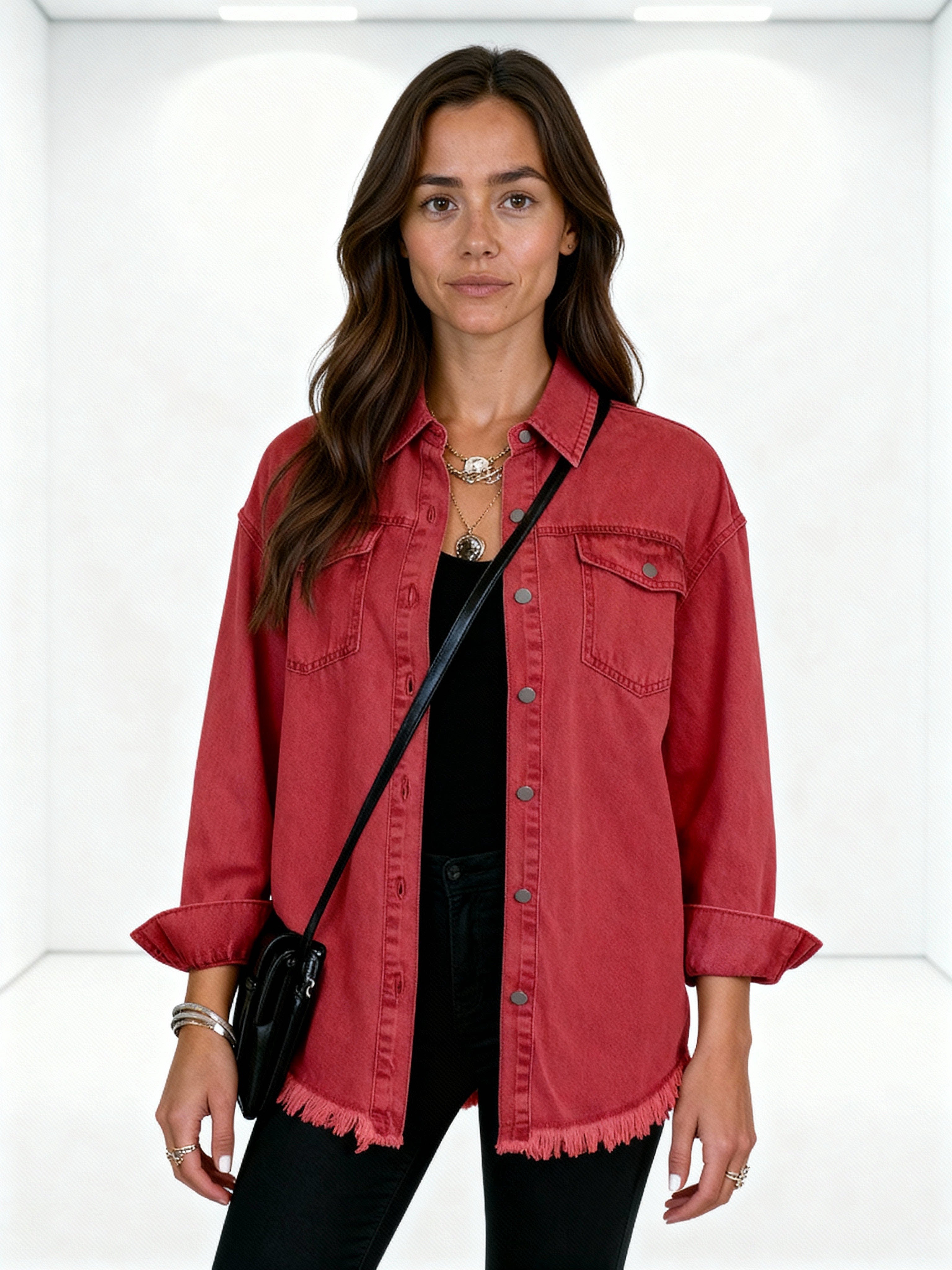 Reyna | Sobrecamisa denim con bajo desflecado y botones metálicos